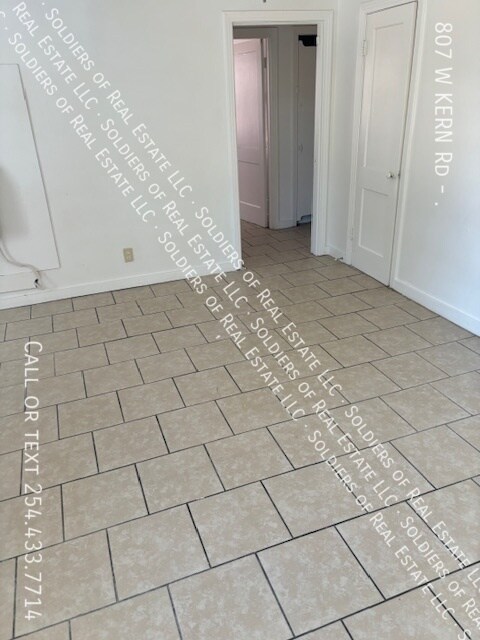 807 W Kern Rd-Unit -. in Killeen, TX - Building Photo - Building Photo