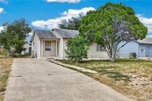 1606 Quince Ave in McAllen, TX - Building Photo