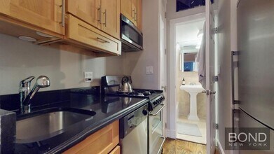 246 Mott St in New York, NY - Building Photo - Building Photo