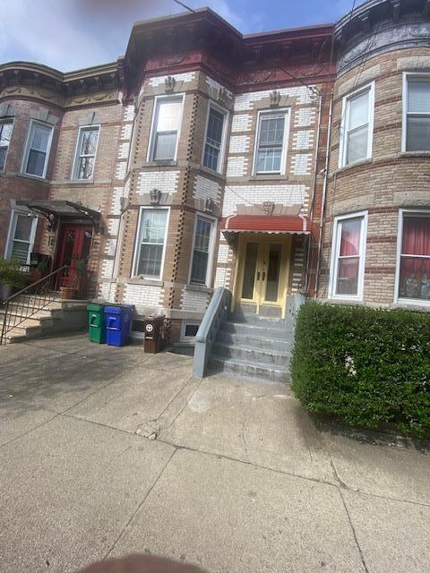 87-28-87-87 87th St in Queens, NY - Building Photo
