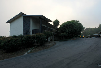 Channel View Apartments in Santa Barbara, CA - Foto de edificio - Building Photo