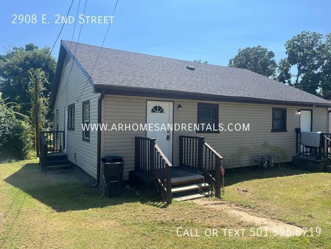 property at 2908 E 2nd St