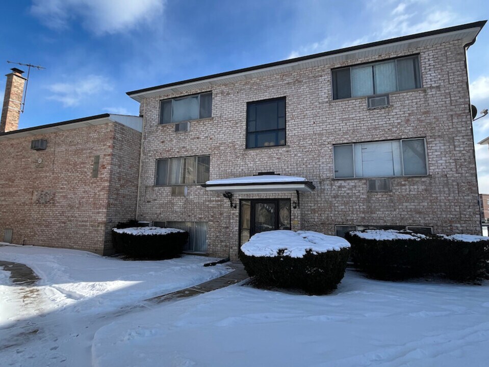 10430 Michael Todd Terrace in Glenview, IL - Building Photo