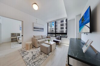 36 NE 2nd St, Unit SI ID1507403P in Miami, FL - Foto de edificio - Building Photo