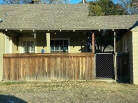 2323 25th St in Lubbock, TX - Building Photo