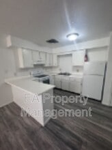 332 Grove St SE in Albuquerque, NM - Building Photo - Building Photo