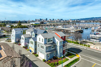 1551 Buena Vista in Alameda, CA - Foto de edificio - Building Photo