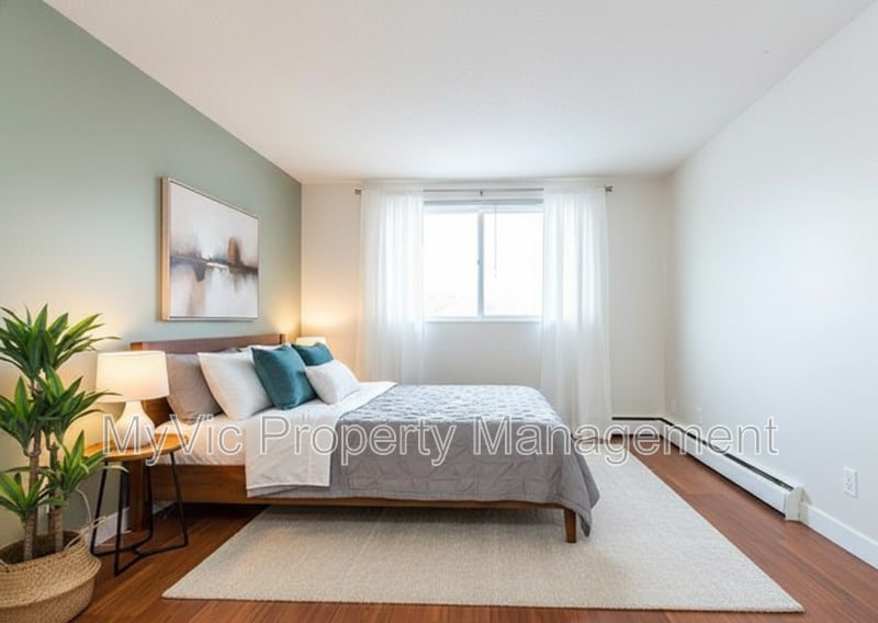 10040-10154 154 St in Edmonton, AB - Building Photo