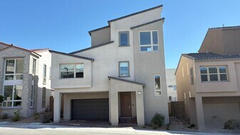 11620 Golden Oriole Ave in Las Vegas, NV - Building Photo