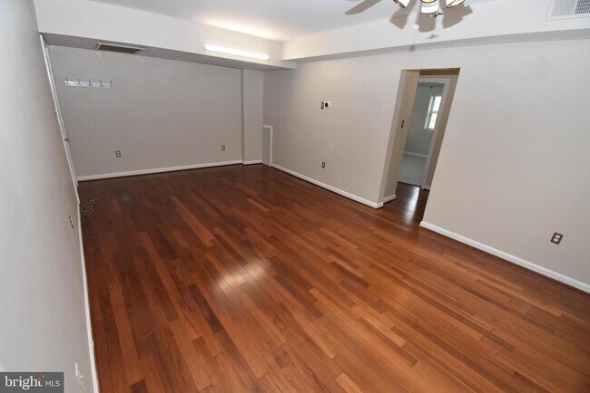 1816 Queens Ln in Arlington, VA - Building Photo - Building Photo