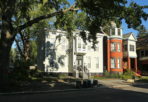 109 Park Pl Apartments