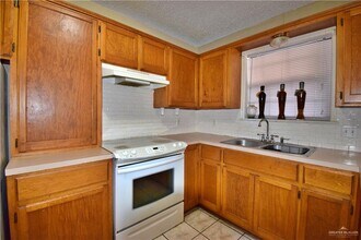 11 West Dr in Edinburg, TX - Building Photo - Building Photo