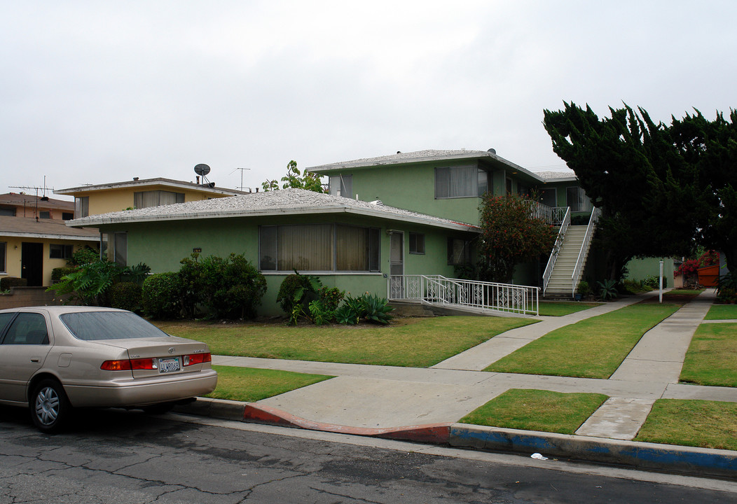 2924 W El Segundo Blvd in Hawthorne, CA - Building Photo