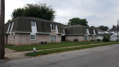 217 N 10th St in Vincennes, IN - Foto de edificio - Building Photo