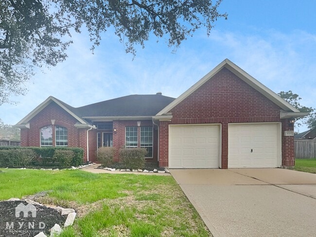 property at 3009 Fallbrook Ct