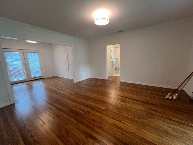 property at 1402 E 34th St