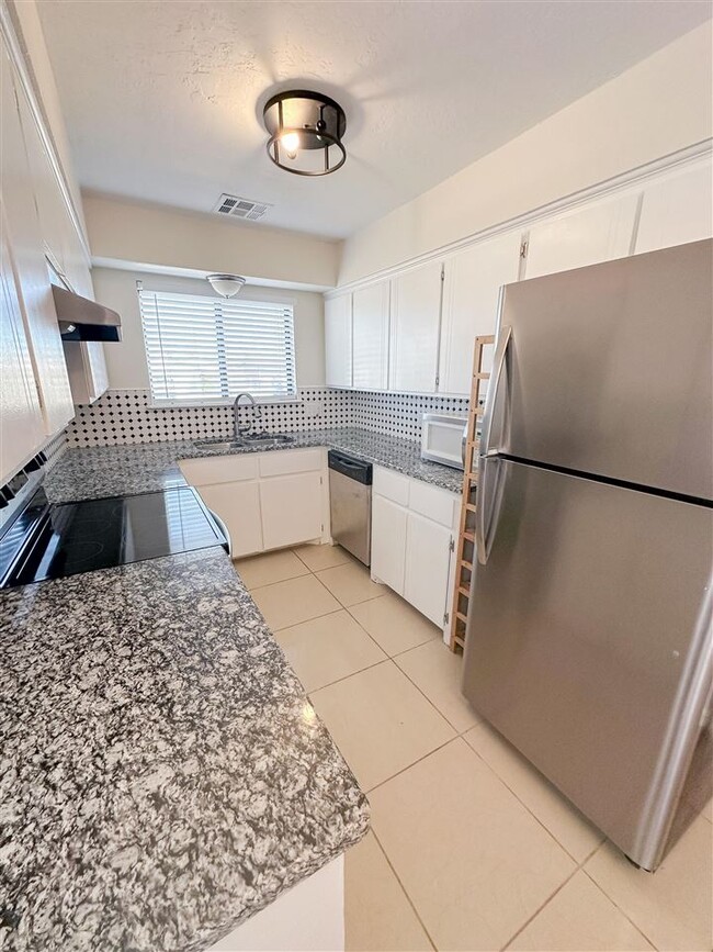 2711 NE Euclid Ave in Lawton, OK - Building Photo - Building Photo