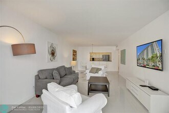19390 Collins Ave in Sunny Isles Beach, FL - Building Photo - Building Photo