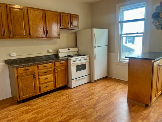 411 Main St in Wallingford, CT - Building Photo - Building Photo