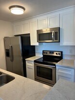 6151 Rancho Mission Rd, Unit 209 in San Diego, CA - Building Photo