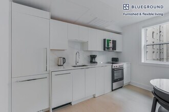 2116 Kalorama Rd NW in Washington, DC - Building Photo - Building Photo