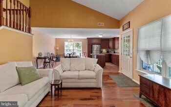 13675 Philmont Ave in Philadelphia, PA - Building Photo - Building Photo