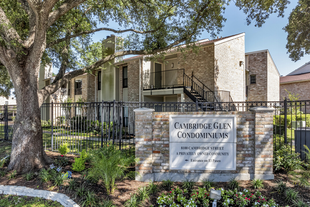 Cambridge Glen in Houston, TX - Building Photo