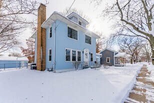 125 S Main St in Montgomery, IL - Building Photo
