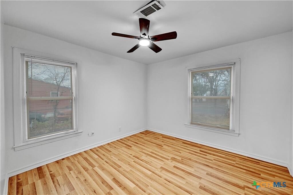 1204 Toliver St in Killeen, TX - Building Photo