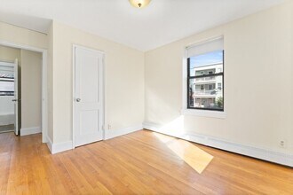 11 Victory Rd in Boston, MA - Foto de edificio - Building Photo