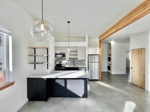 1838 S 11th St W in Missoula, MT - Foto de edificio - Building Photo