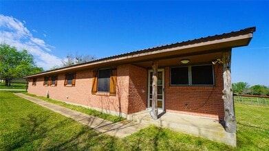 19761 TX-34 in Terrell, TX - Building Photo - Building Photo