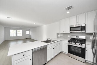 248 Hazy Pnes Ln in Willis, TX - Building Photo - Building Photo