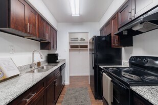 Timbers of Deerbrook in Humble, TX - Building Photo