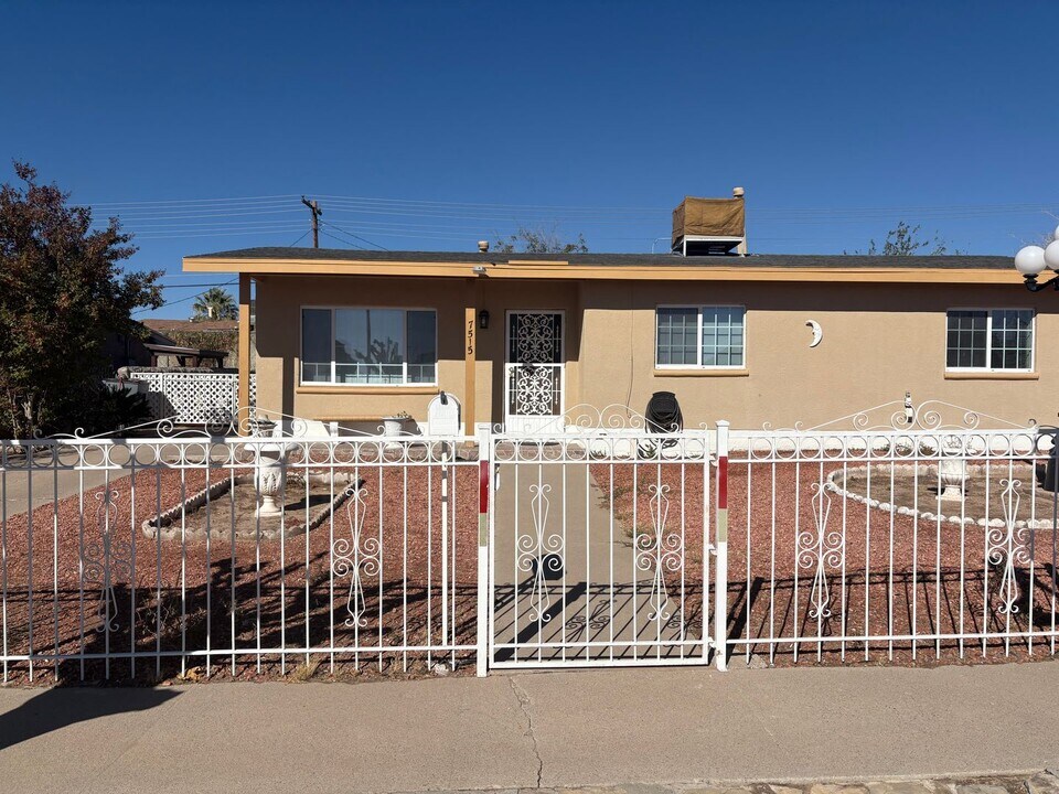 7515 Yuma Dr in El Paso, TX - Foto de edificio