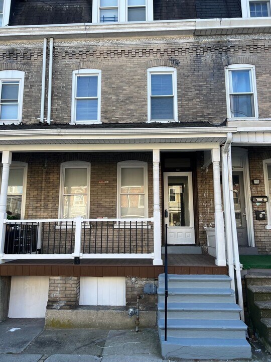 716-718 Washington St-Unit -718 W Washington - Apt 2 in Allentown, PA - Foto de edificio