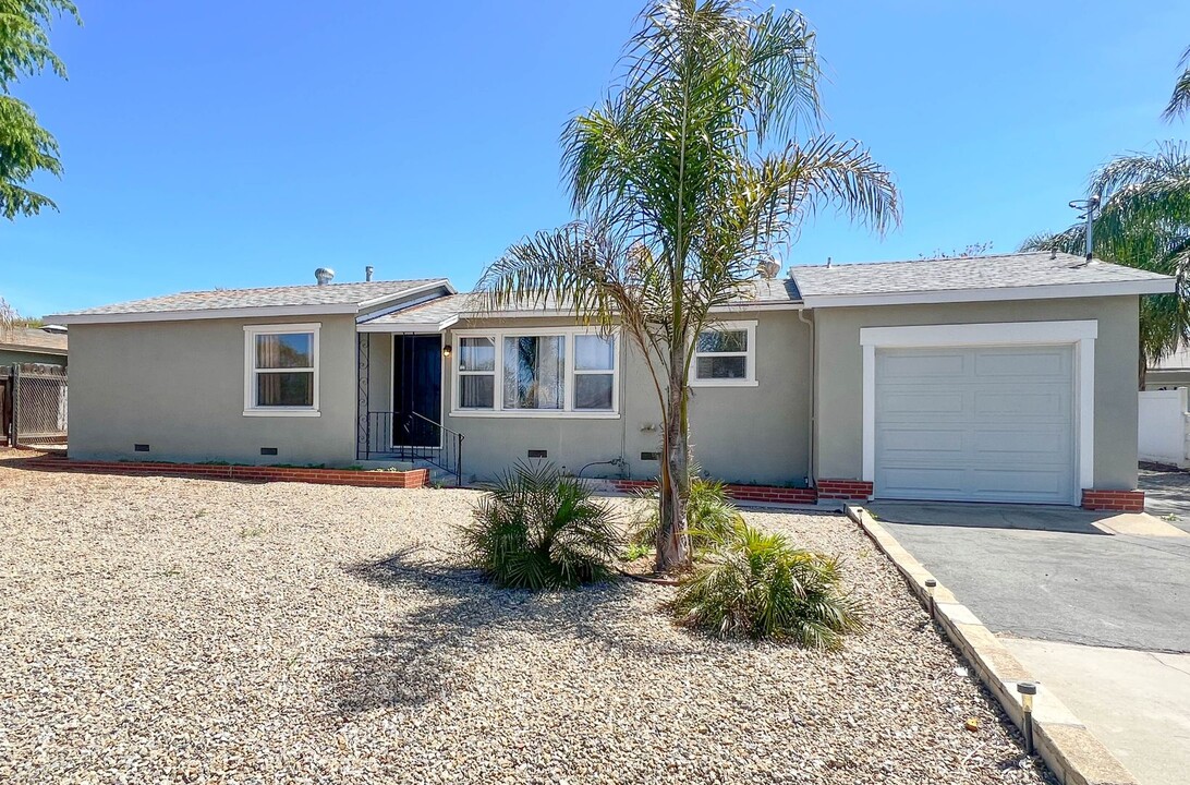 12567 4th St in Yucaipa, CA - Building Photo