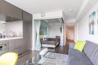 16 Hazelton Ave in Toronto, ON - Building Photo - Building Photo