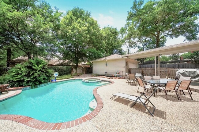 property at 55 E Amberglow Cir