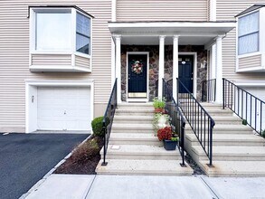 15 Scuppo Rd in Danbury, CT - Building Photo - Building Photo