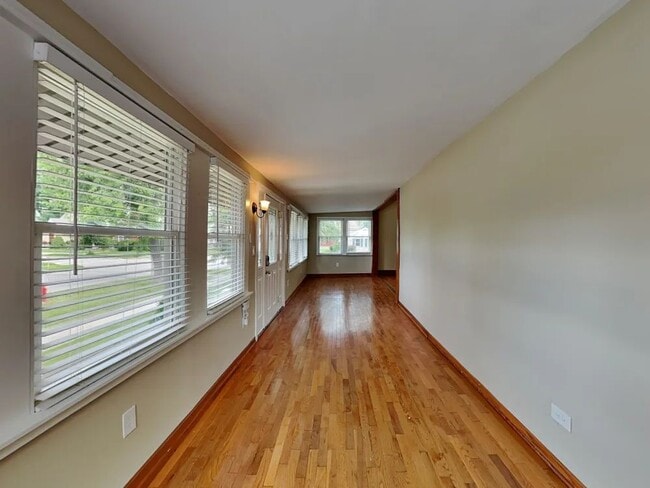 1301 White St in Des Plaines, IL - Building Photo - Building Photo