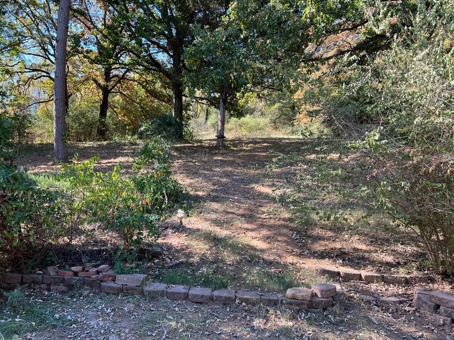 property at 110 Vista Hills Blvd