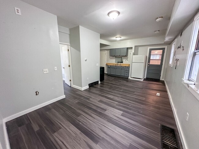 921 4th St NW in Grand Rapids, MI - Building Photo - Building Photo