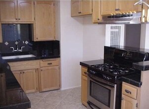 1031 Avenue A in Redondo Beach, CA - Building Photo - Building Photo