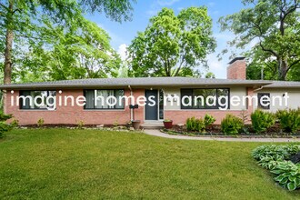 11 Fortune Ln in St. Louis, MO - Building Photo - Building Photo