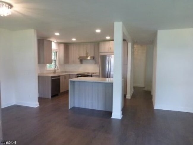 19 Hewetson Rd in Denville, NJ - Building Photo - Building Photo