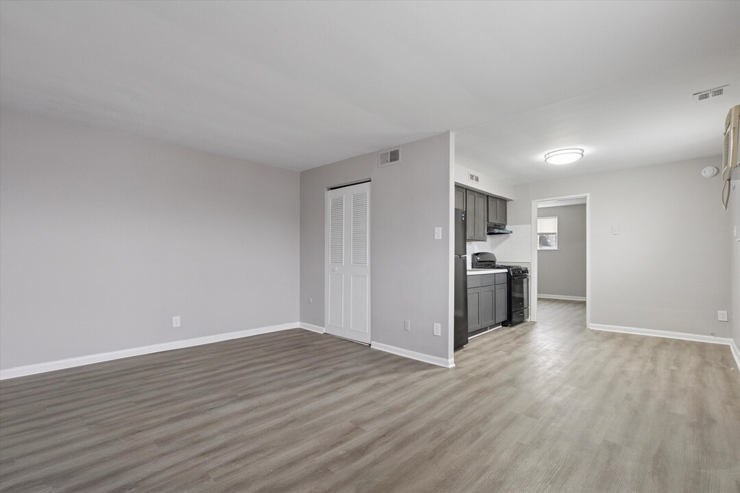 7108 Oxford Ave in Philadelphia, PA - Building Photo