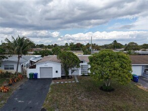 7773 Coral Blvd in Miramar, FL - Building Photo - Building Photo