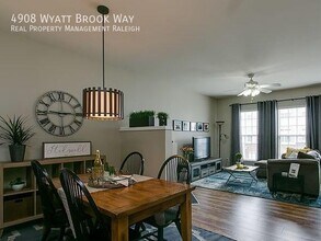 4908 Wyatt Brook Way in Raleigh, NC - Building Photo - Building Photo