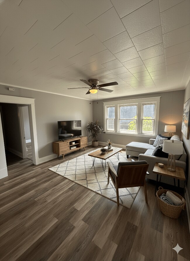 496 Elmwood in Buffalo, NY - Building Photo - Building Photo